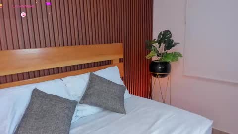 Snapshot of yaya23x chatting on 09-26-25, 01:37 yaya23x online show from 09-26-25, 01:37