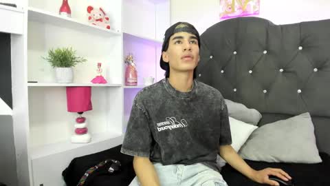 Snapshot of yeico_ospina chatting on 01-17-25, 07:16 TRIO HOT online show from 01-17-25, 07:16