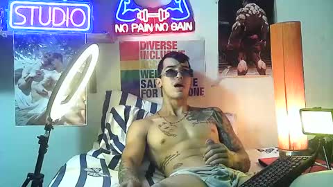 yeisoncastellanos1999 online show from 10-16-25, 12:00