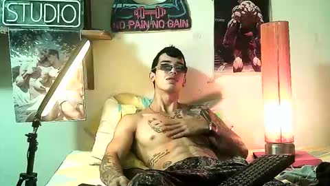 yeisoncastellanos1999 online show from 11-11-25, 02:11