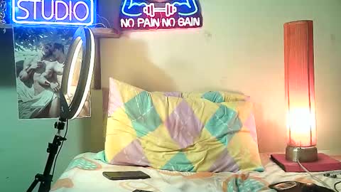 yeisoncastellanos1999 online show from 01-07-26, 11:56