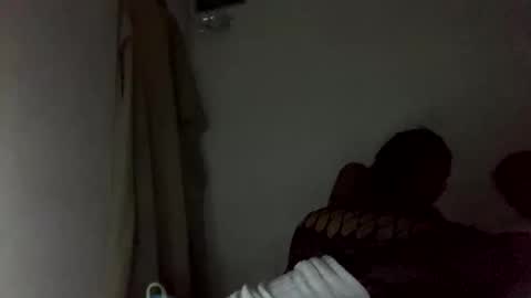 Snapshot of yelladaniella chatting on 10-12-25, 06:12 Ella Ts online show from 10-12-25, 06:12