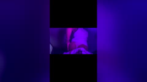 Ella Ts online show from 01-14-26, 06:52