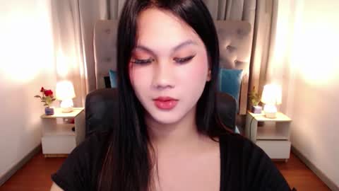 Yen online show from 11-19-25, 02:22