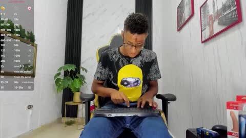 M O R E N O online show from 10-28-25, 07:49