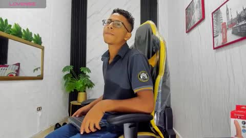 M O R E N O online show from 10-30-25, 08:20