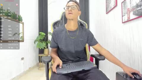 M O R E N O online show from 11-02-25, 08:22