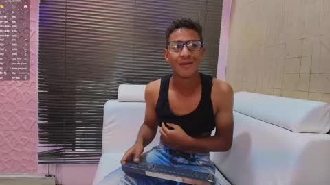 M O R E N O online show from 11-07-25, 09:59