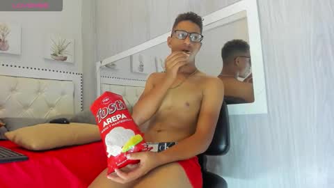 M O R E N O online show from 11-15-25, 09:00