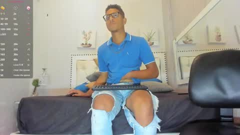 M O R E N O online show from 11-16-25, 08:36