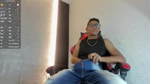 M O R E N O online show from 11-19-25, 09:15