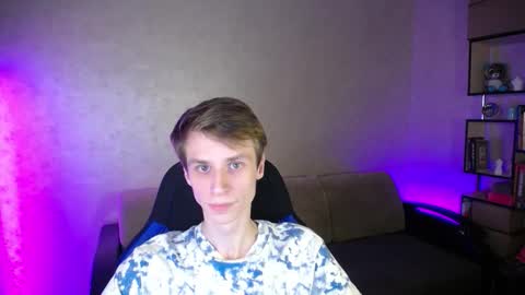 Snapshot of yes_cute_boy_ chatting on 10-16-25, 08:54 Eden online show from 10-16-25, 08:54