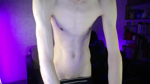 Snapshot of yes_cute_boy_ chatting on 11-26-25, 08:32 Eden online show from 11-26-25, 08:32