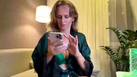 Zlata online show from 09-10-25, 06:41
