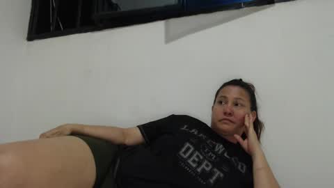 Snapshot of yessica_08 chatting on 10-16-25, 03:51 yessica and andres online show from 10-16-25, 03:51