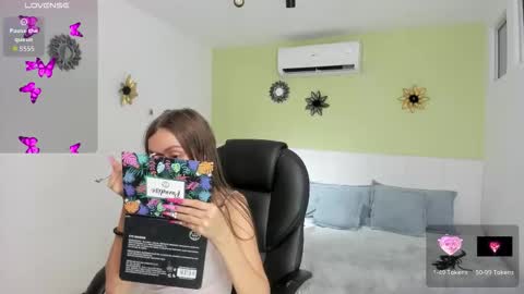 YEYE online show from 12-14-25, 03:23