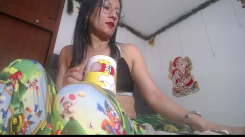 Yiny online show from 12-22-25, 08:55