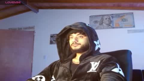 Snapshot of yio__cohen chatting on 02-08-25, 04:03 yio cohen online show from 02-08-25, 04:03