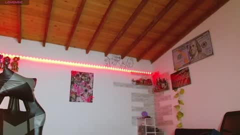 Snapshot of yio__cohen chatting on 10-26-25, 09:26 yio cohen online show from 10-26-25, 09:26