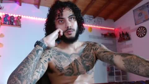 Snapshot of yio__cohen chatting on 11-21-25, 02:43 yio cohen online show from 11-21-25, 02:43