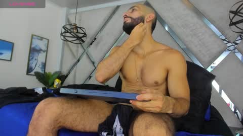 Yiyo online show from 01-04-25, 08:06