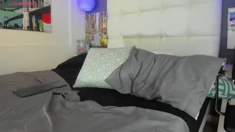 Yiyo online show from 01-05-25, 02:19