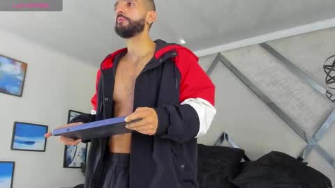 Yiyo online show from 02-12-25, 04:23