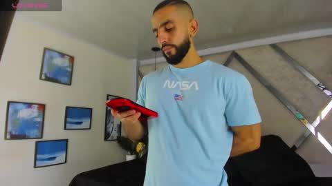 Yiyo online show from 02-13-25, 04:43