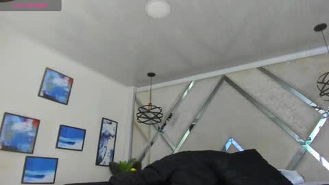 Yiyo online show from 02-14-25, 04:26