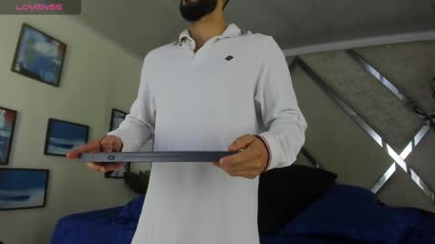 Yiyo online show from 02-18-25, 04:04