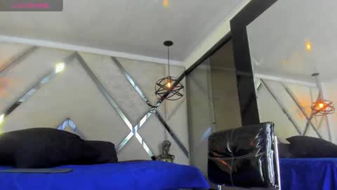 Yiyo online show from 03-12-25, 03:35