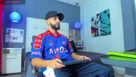 Yiyo online show from 12-02-25, 04:18