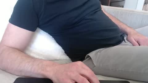 Snapshot of yknotnsc2 chatting on 03-11-25, 06:41 James online show from 03-11-25, 06:41