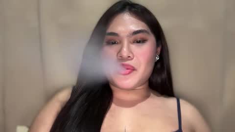 yllana love online show from 12-18-24, 10:46