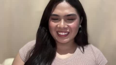 yllana love online show from 12-20-24, 10:00