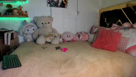 lucy online show from 11-11-25, 07:52