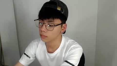 Snapshot of ynotyu chatting on 02-13-26, 05:09 ynotyu online show from 02-13-26, 05:09