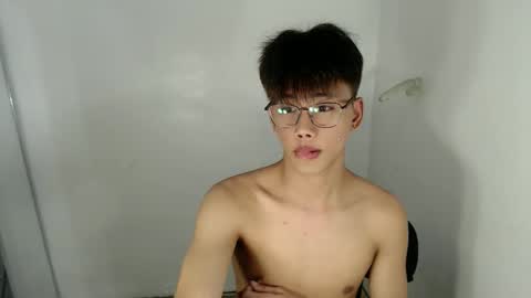 Snapshot of ynotyu chatting on 03-21-26, 01:43 ynotyu online show from 03-21-26, 01:43