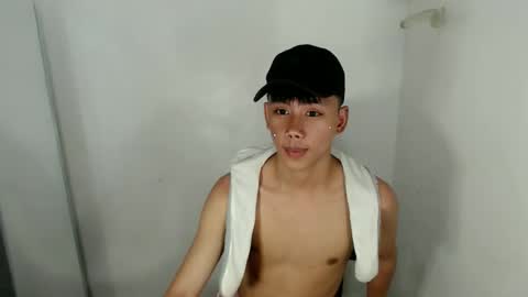 Snapshot of ynotyu chatting on 03-27-26, 12:27 ynotyu online show from 03-27-26, 12:27