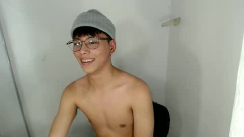 Snapshot of ynotyu chatting on 04-10-26, 09:19 ynotyu online show from 04-10-26, 09:19