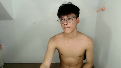 Snapshot of ynotyu chatting on 04-15-26, 07:58 ynotyu online show from 04-15-26, 07:58