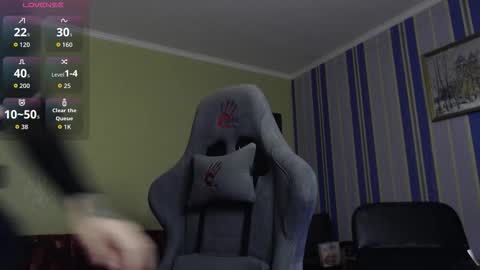 Snapshot of yofukashi chatting on 10-09-25, 10:35 yofukashi online show from 10-09-25, 10:35