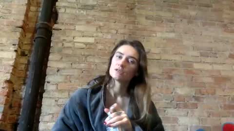 Snapshot of yogagirl777 chatting on 01-23-25, 06:14 Ann Marie online show from 01-23-25, 06:14