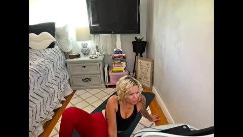 Yogiblondebangme online show from 10-08-25, 03:31