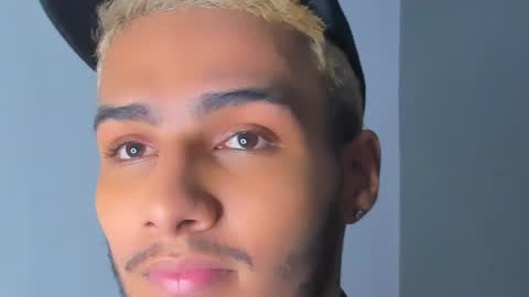 Yoi Olimpo online show from 12-18-24, 12:51