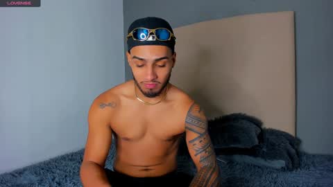 Yoi Olimpo online show from 12-30-24, 03:13