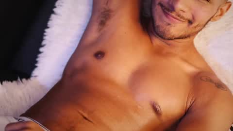 Yoi Olimpo online show from 01-21-25, 03:21