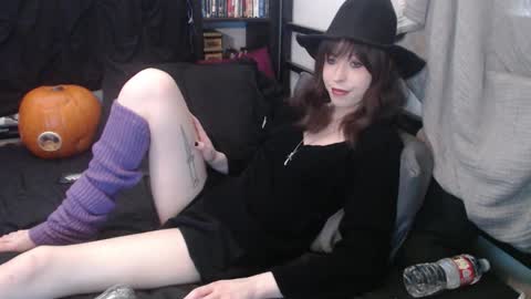 Yokai Girl online show from 10-28-25, 07:16