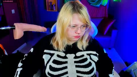 Yoki online show from 01-19-26, 06:28