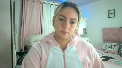 Snapshot of yokiko_daring chatting on 10-25-25, 12:56 yokiko online show from 10-25-25, 12:56